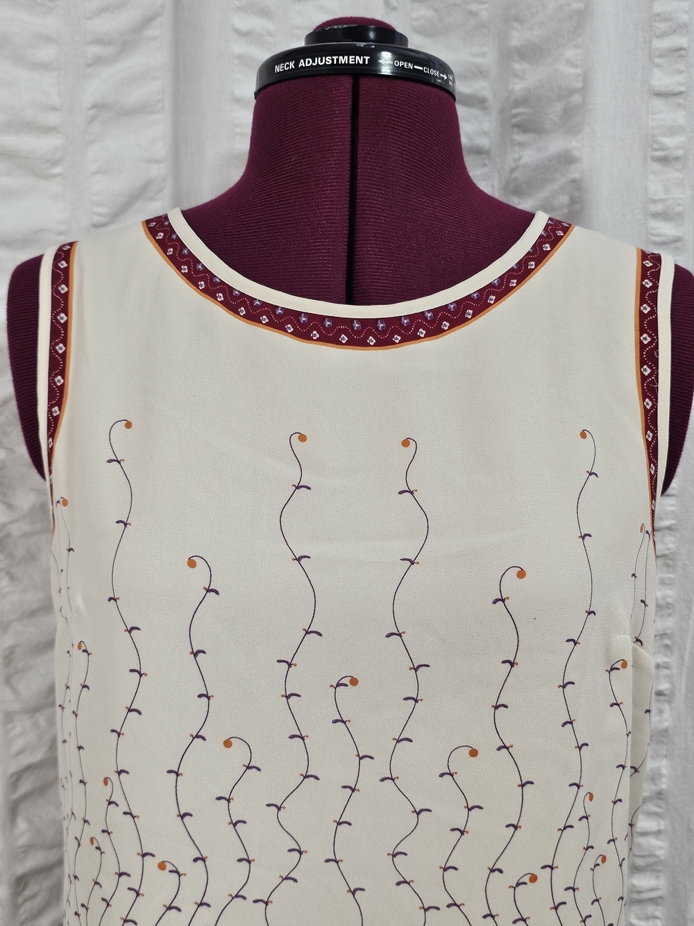 Chelsea & Violet Cream Sleeveless Blouse Tank with Maroon and Orange Accents - Picture 3 of 13